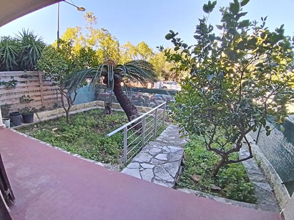 T3 de 59m² en rez de jardin, traversant ouvrant sur 2 jardins