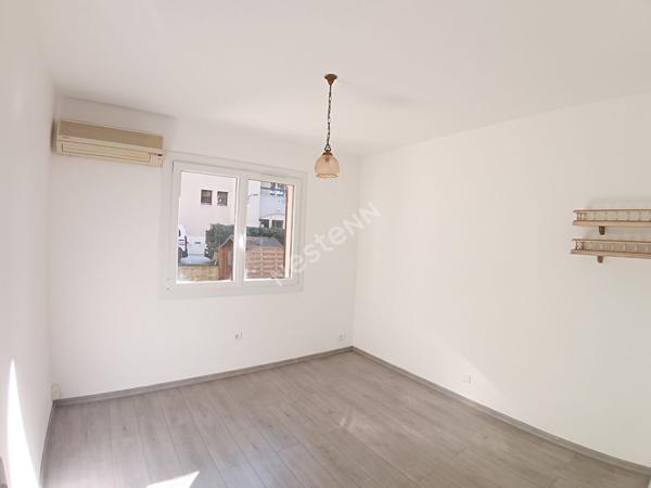 T3 de 59m² en rez de jardin, traversant ouvrant sur 2 jardins
