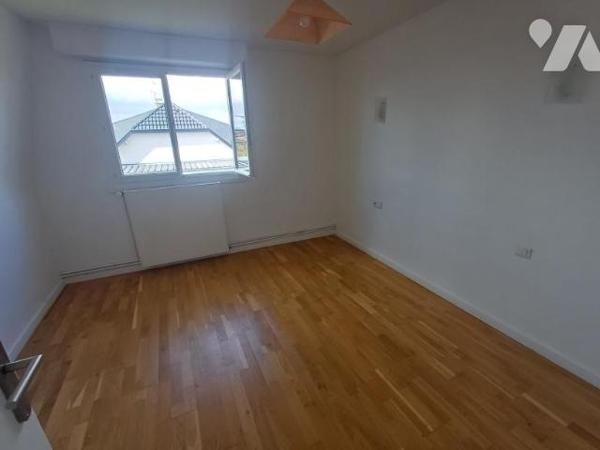 RIVERY : Beau pavillon lumineux sur sous-sol complet de 123 m², sur parcelle de 524 m²