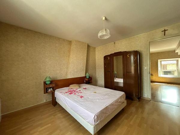 Maison à Rénover - Bourg Dynamique à 15 min de Reims