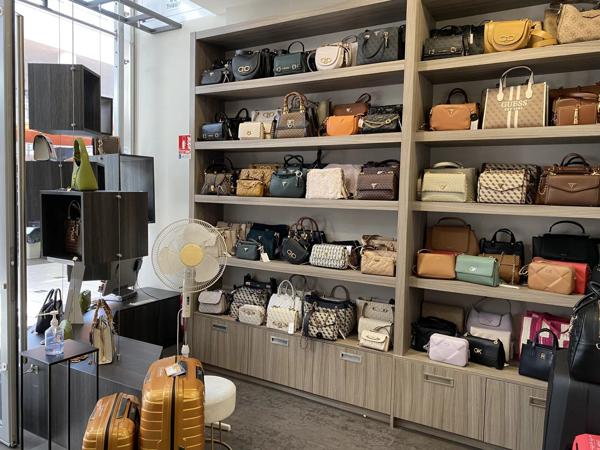 Vente                                                      Fonds de commerce
                        
                                         70 m2                     à Étrembières