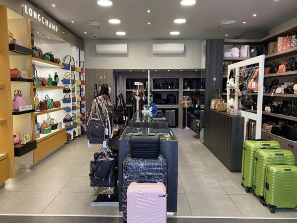Vente                                                      Fonds de commerce
                        
                                         70 m2                     à Étrembières