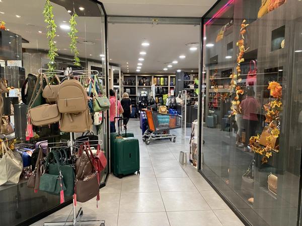 Vente                                                      Fonds de commerce
                        
                                         70 m2                     à Étrembières