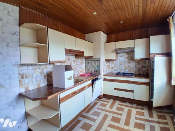 MAISON SUR SOUS-SOL QUERQUEVILLE 4 CHAMBRES + DEUX GARAGES + JARDIN