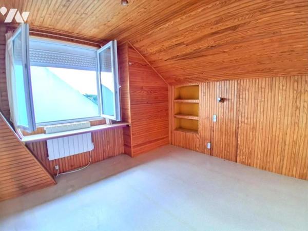 MAISON SUR SOUS-SOL QUERQUEVILLE 4 CHAMBRES + DEUX GARAGES + JARDIN