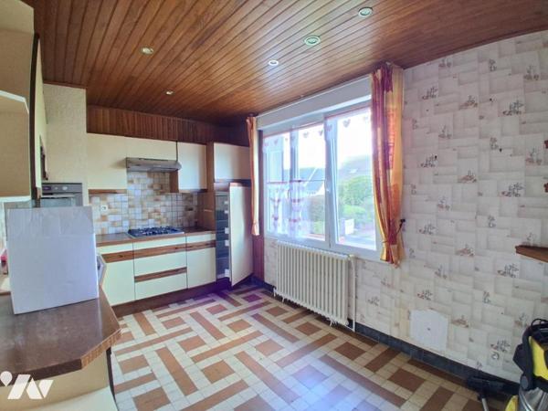 MAISON SUR SOUS-SOL QUERQUEVILLE 4 CHAMBRES + DEUX GARAGES + JARDIN