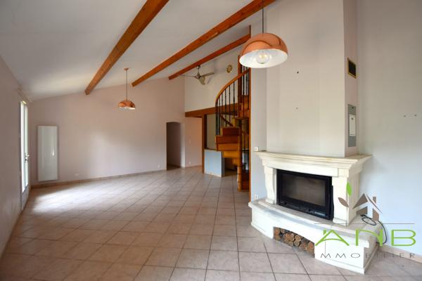 Villa lumineuse avec piscine à proximité du Grand Etang