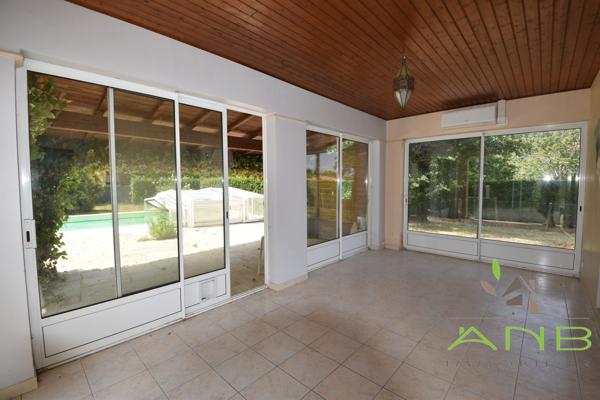 Villa lumineuse avec piscine à proximité du Grand Etang
