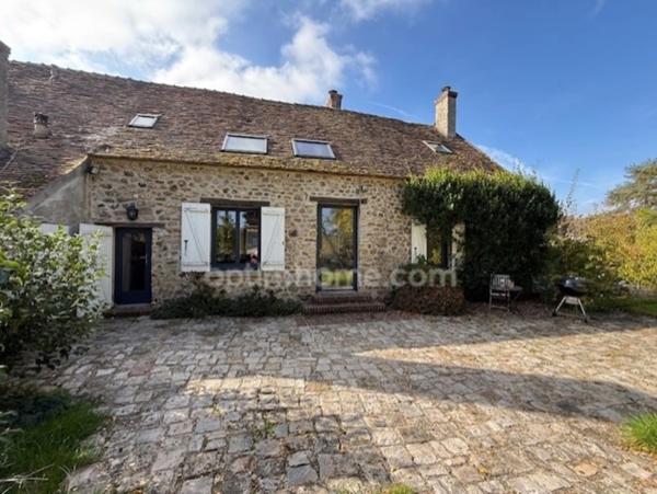 Propriete de 370 M² sur 13000 M² à vendre 10 pièces SAINT CYR SOUS DOURDAN (91).A seulement 45 KM de Paris, 5 KM de DOURDAN.