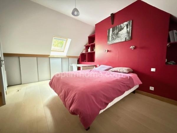 Propriete de 370 M² sur 13000 M² à vendre 10 pièces SAINT CYR SOUS DOURDAN (91).A seulement 45 KM de Paris, 5 KM de DOURDAN.