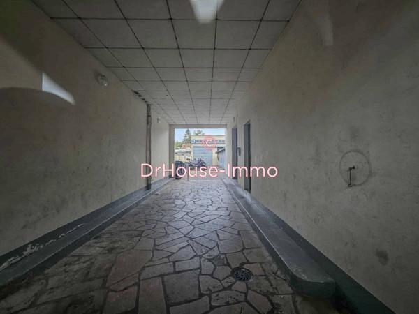 Immeuble à vendre 5 pièces de 570 m²