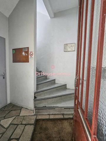 Immeuble à vendre 5 pièces de 570 m²