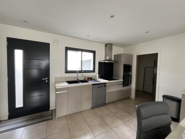 Maison à louer 1 240 € CC Lons 4 p 88 m² DPE