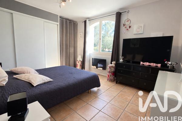 Maison à vendre 6 pièces 150 m² Peyrolles-en-Provence