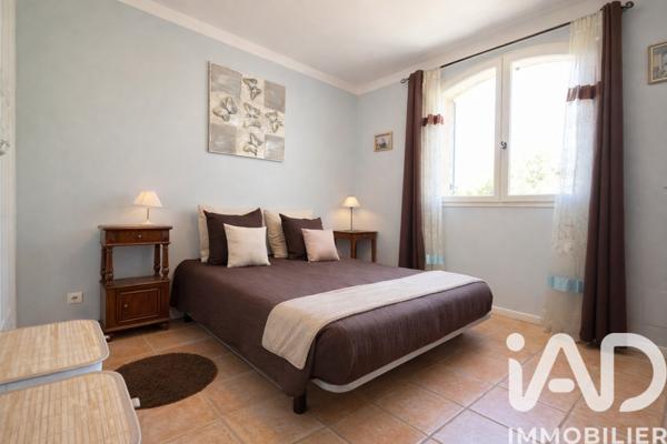 Maison à vendre 6 pièces 150 m² Peyrolles-en-Provence