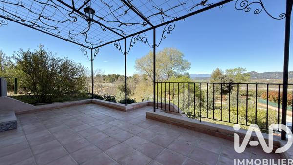 Maison à vendre 6 pièces 150 m² Peyrolles-en-Provence