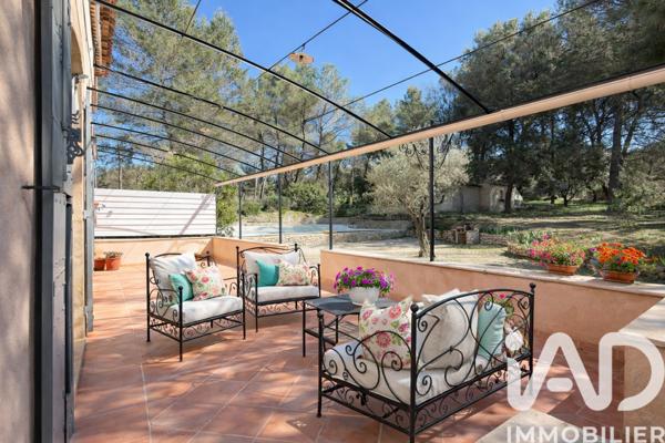 Maison à vendre 6 pièces 150 m² Peyrolles-en-Provence
