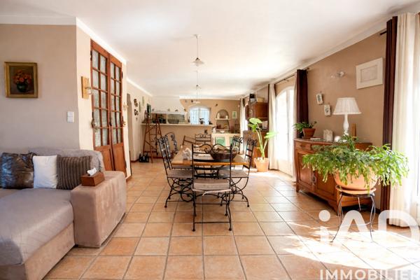 Maison à vendre 6 pièces 150 m² Peyrolles-en-Provence