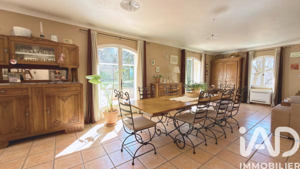 Maison à vendre 6 pièces 150 m² Peyrolles-en-Provence
