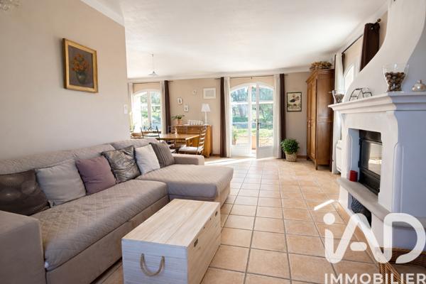 Maison à vendre 6 pièces 150 m² Peyrolles-en-Provence