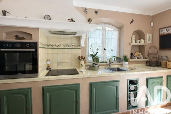 Maison à vendre 6 pièces 150 m² Peyrolles-en-Provence