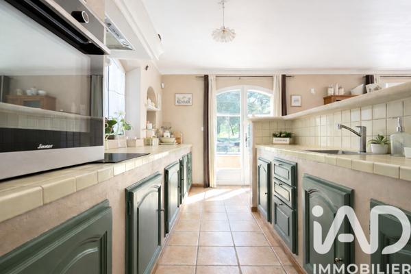 Maison à vendre 6 pièces 150 m² Peyrolles-en-Provence