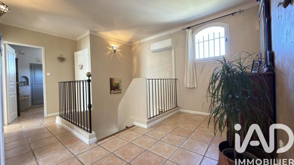Maison à vendre 6 pièces 150 m² Peyrolles-en-Provence