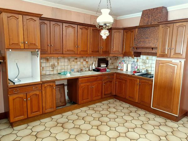 Maison 7 pièces + piscine + garage/atelier