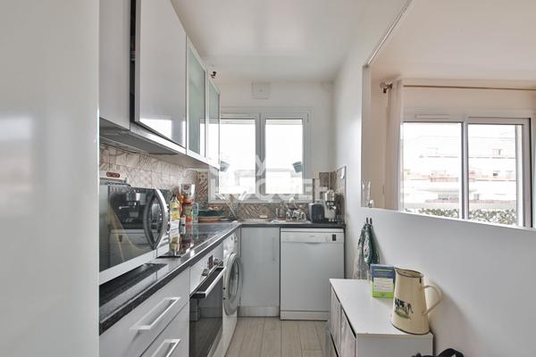 75015 CONVENTION / DERNIER ETAGE 2 PIECES 50M² AVEC BALCON + PARKING