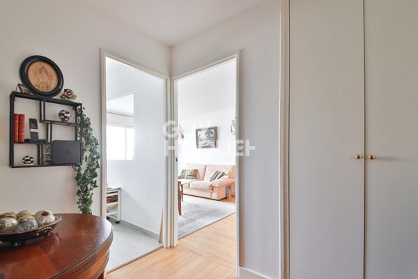 75015 CONVENTION / DERNIER ETAGE 2 PIECES 50M² AVEC BALCON + PARKING