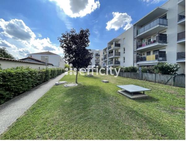 Appartement
         4 pièces
        - 80 m² Exclusivité 220 000 € *