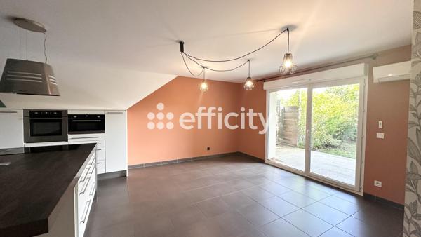 Appartement
         4 pièces
        - 80 m² Exclusivité 220 000 € *