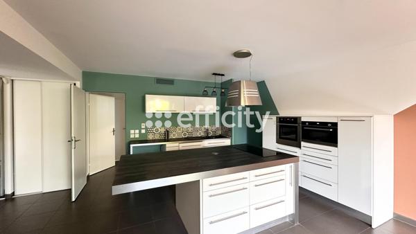 Appartement
         4 pièces
        - 80 m² Exclusivité 220 000 € *