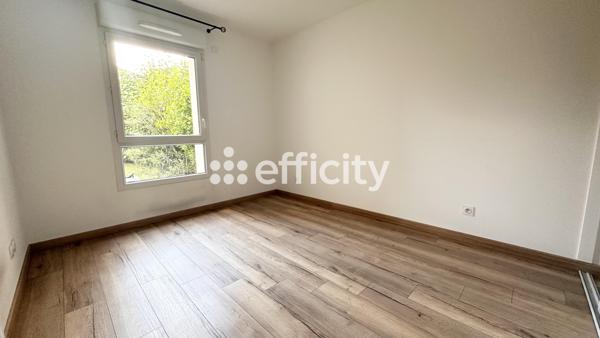 Appartement
         4 pièces
        - 80 m² Exclusivité 220 000 € *