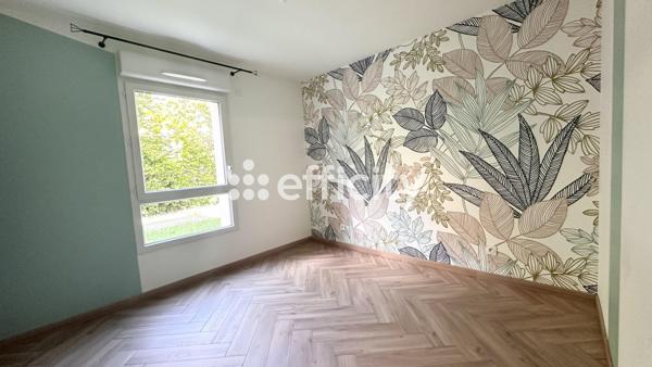 Appartement
         4 pièces
        - 80 m² Exclusivité 220 000 € *