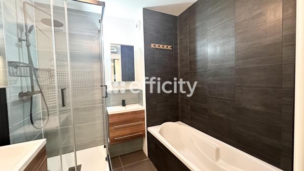 Appartement
         4 pièces
        - 80 m² Exclusivité 220 000 € *