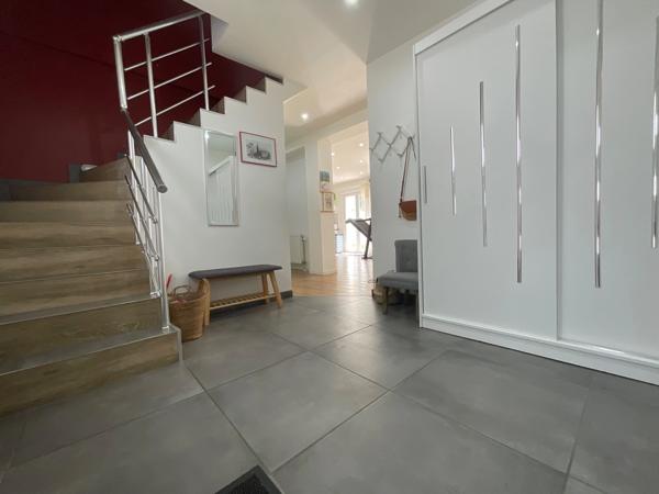 Maison à vendre 7 pièces LUISANT (28)