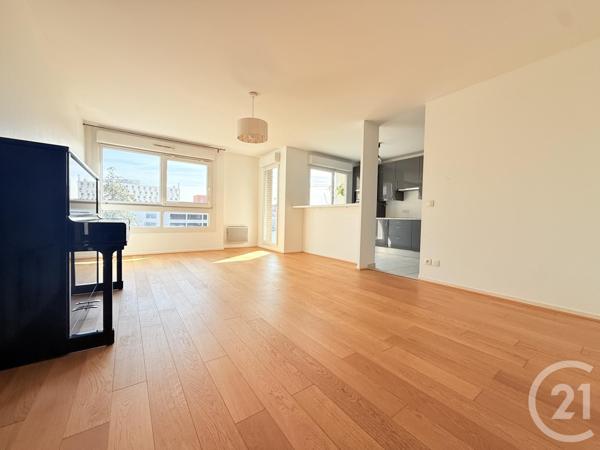 Appartement F4 à vendre  3 pièces - 84 m2 ST OUEN - 93