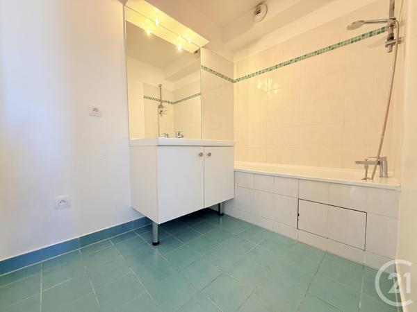 Appartement F4 à vendre  3 pièces - 84 m2 ST OUEN - 93