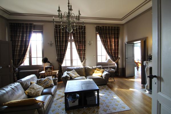 Bourbon-Lancy (71140) Maison de Maître Proche Centre ville