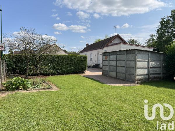 Maison de village 3 pièces de 74 m² à Molinet (03510)