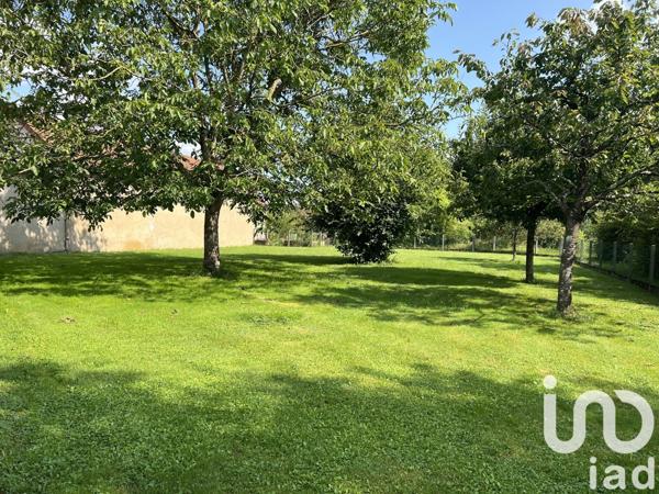 Maison de village 3 pièces de 74 m² à Molinet (03510)