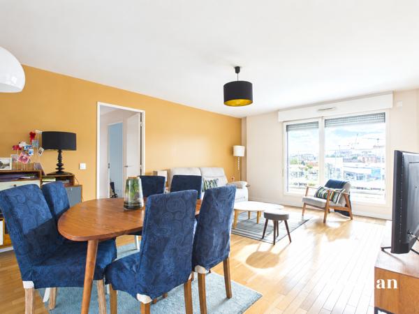 SAINT-OUEN-SUR-SEINE — 90 M² — 3 CHAMBRES — BALCON — PARKING — CAVE — MÉTRO LIGNES 13 & 14 À 500 M