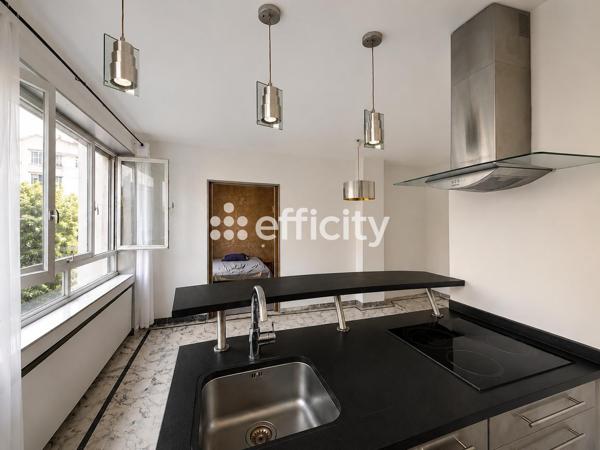 Appartement
         2 pièces
        - 44 m² 250 000 € *