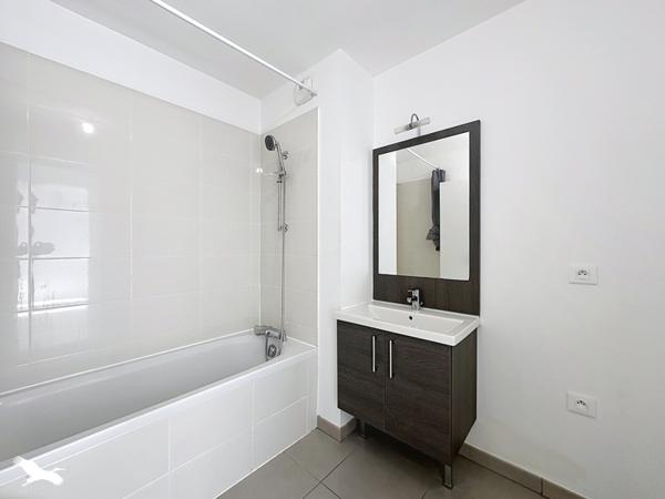Appartement 279 000 € Bordeaux 3 p 62 m² DPE B