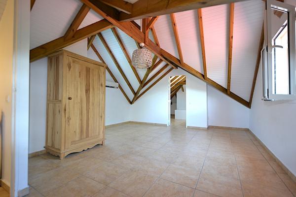 Petit-Bourg (97170) Grande villa T4 Piscine la Gripierre