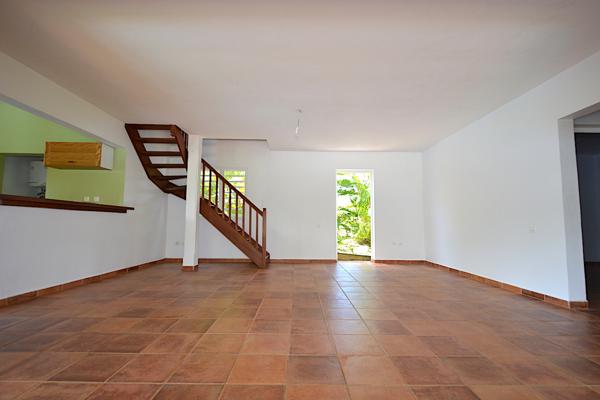 Petit-Bourg (97170) Grande villa T4 Piscine la Gripierre