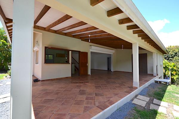 Petit-Bourg (97170) Grande villa T4 Piscine la Gripierre