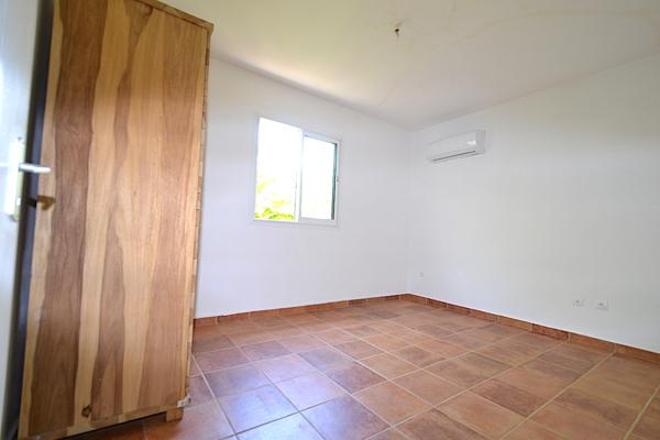 Petit-Bourg (97170) Grande villa T4 Piscine la Gripierre