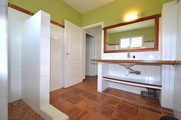 Petit-Bourg (97170) Grande villa T4 Piscine la Gripierre